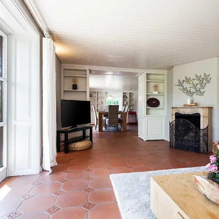 Reetselig Mit Pool Sauna *