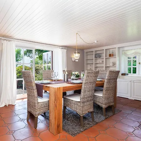 Reetselig Mit Pool Sauna