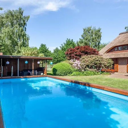 Reetselig Mit Pool Sauna بيت للعطل Klein Barkau