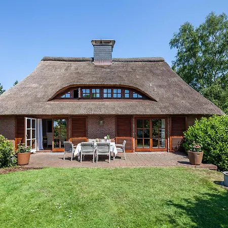 Reetselig Mit Pool Sauna Dom wakacyjny