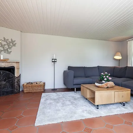 Reetselig Mit Pool Sauna Holiday home Klein Barkau