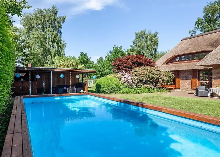 Reetselig Mit Pool Sauna 度假居 Klein Barkau